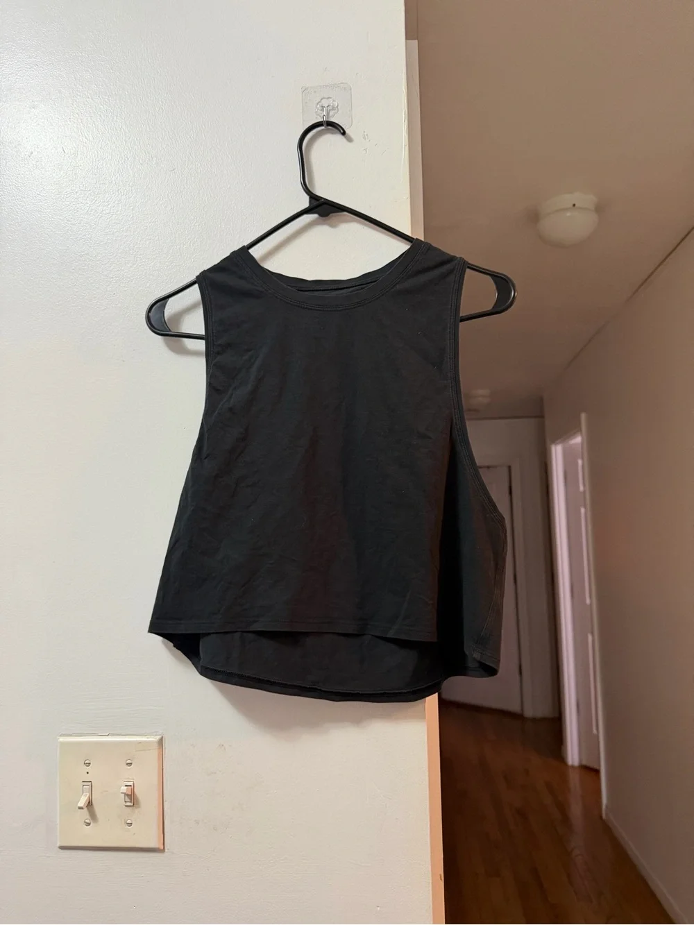 lululemon athletica Black Cropped Muscle Tank - Picture 1 of 4
